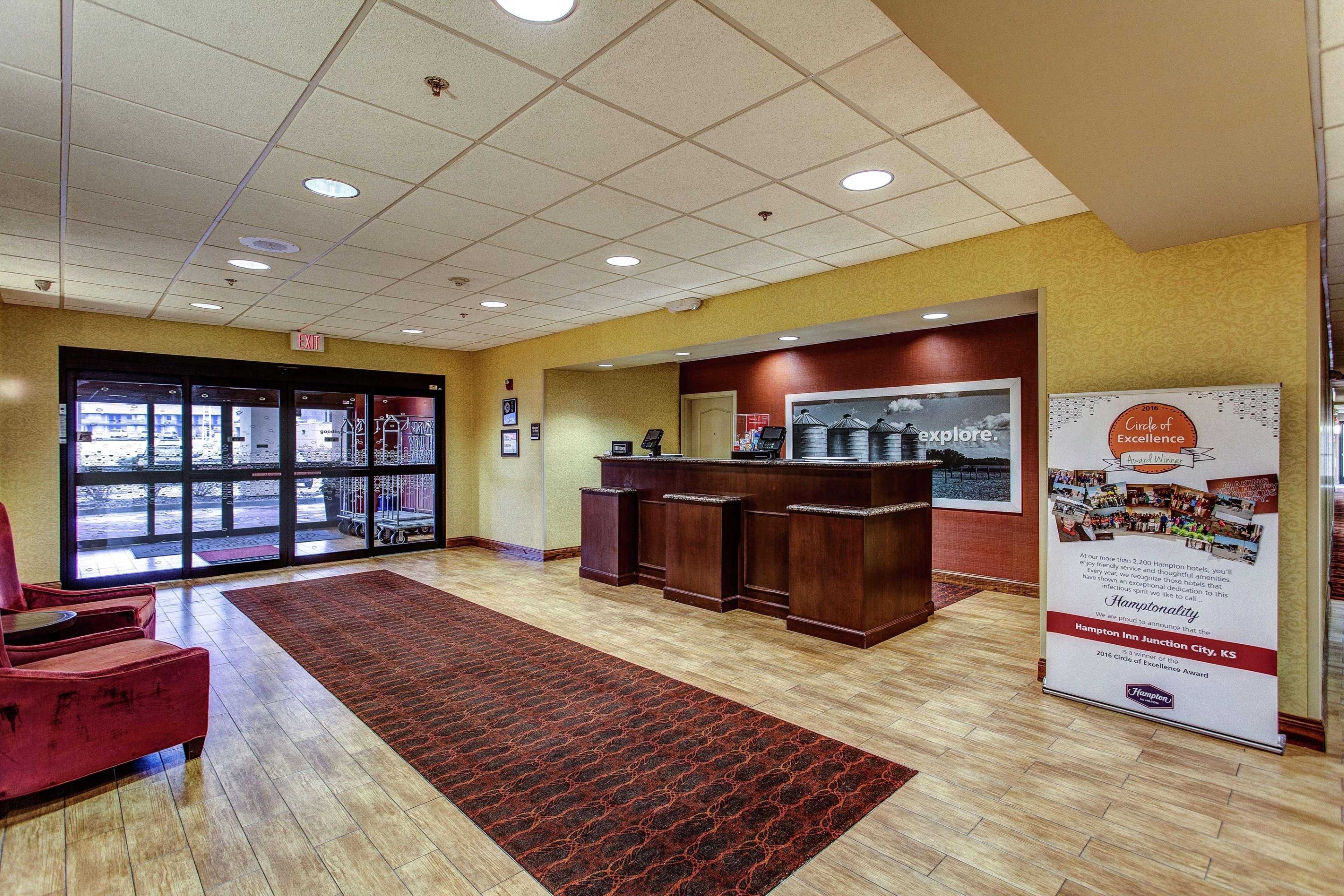 Hampton Inn Junction City Exterior photo