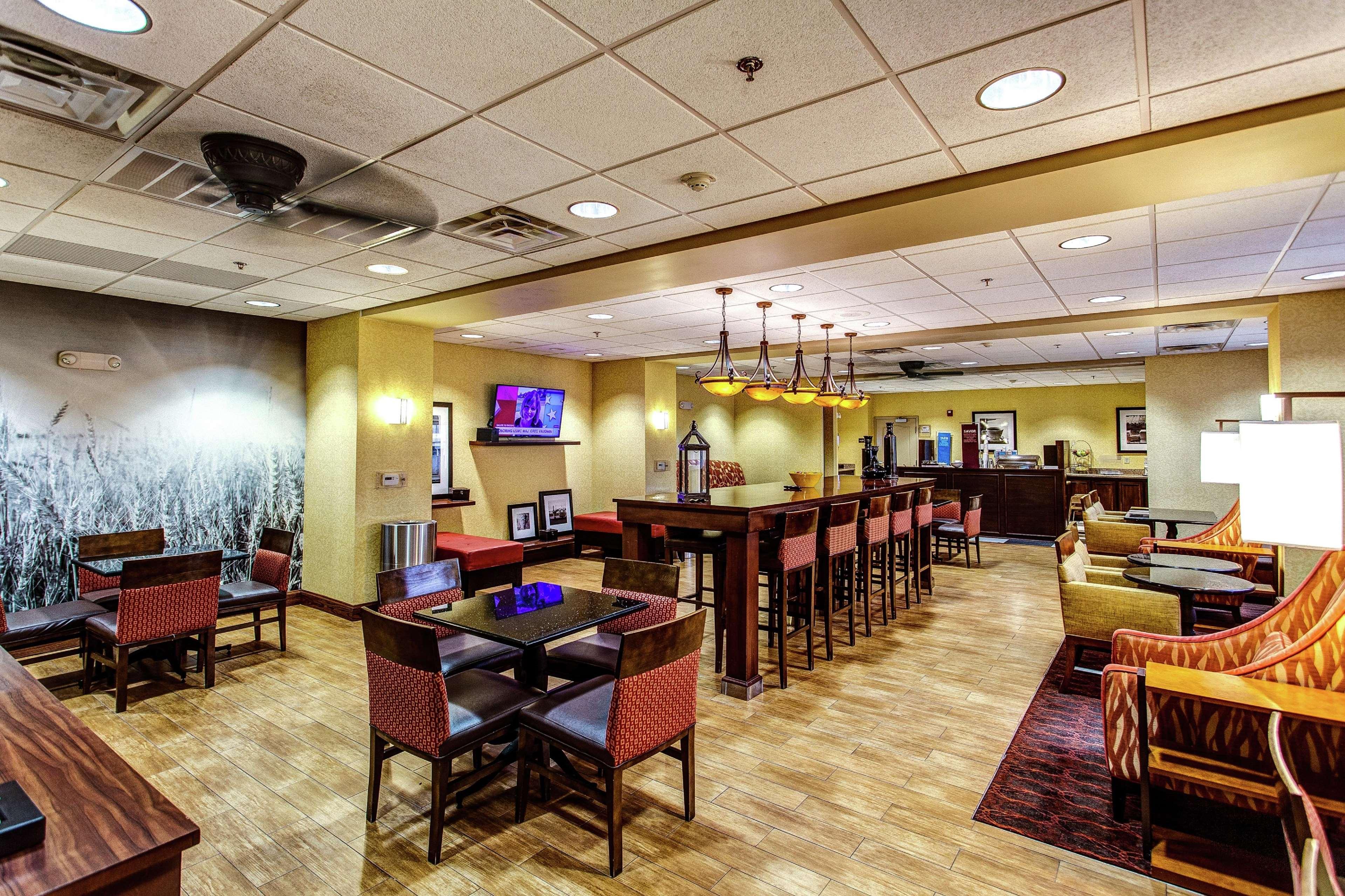 Hampton Inn Junction City Exterior photo